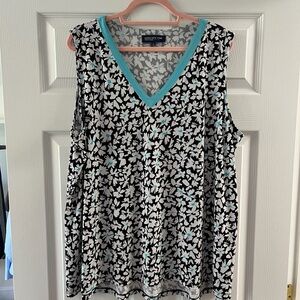 Jones New York Black & Aqua Floral V-Neck Tank
